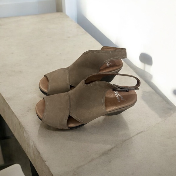 Dansko Shoes - Dansko Tan Leather Heels with Chunky Wedge Heel